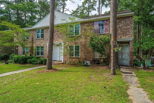 Building Photo - 306 Crestview Dr