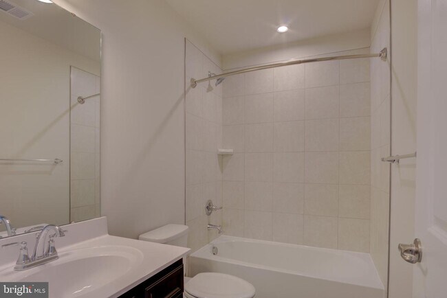 Building Photo - 2506 EMBER Ln