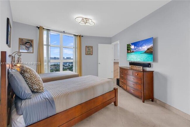 Building Photo - 19111 Collins Ave