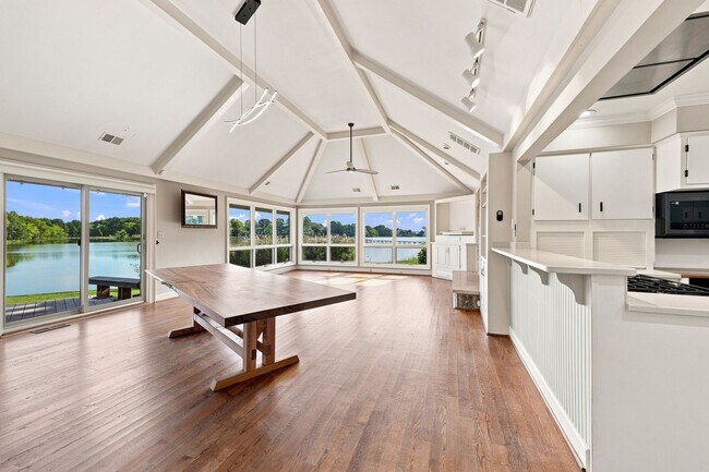 Building Photo - 4421 Carlton Ct