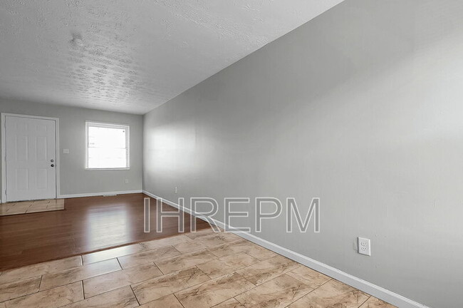 Building Photo - 3072 Morsetown Ct S