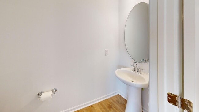 Building Photo - Immaculate New Townhome in Pringle Towns