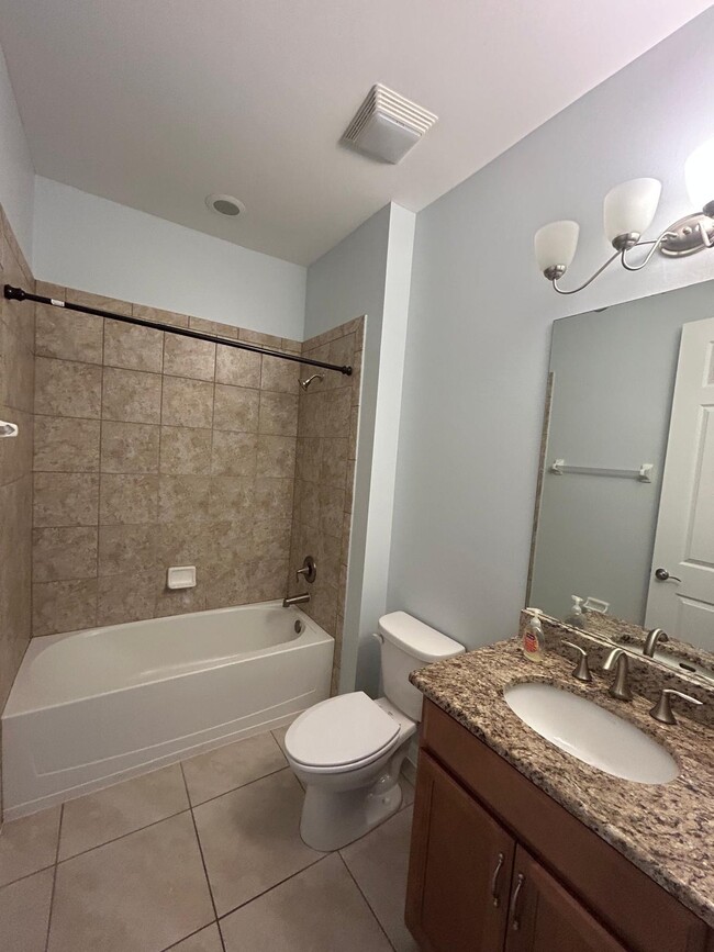 Second bathroom - 14529 Tuscany Pointe Trl