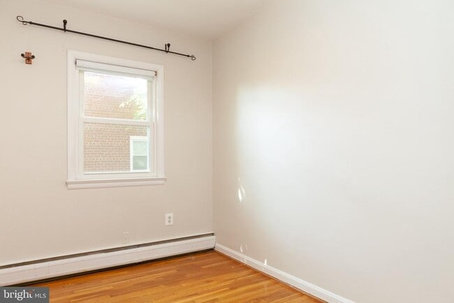 Building Photo - 21 W Taylor Run Pkwy