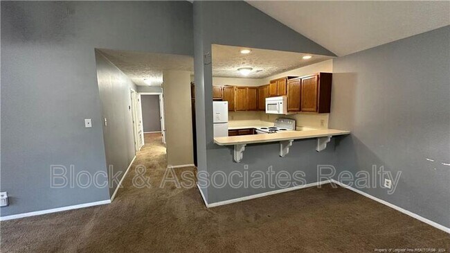Building Photo - 1800 Tryon Dr