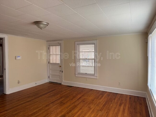 Building Photo - 940 Blandwood Ave