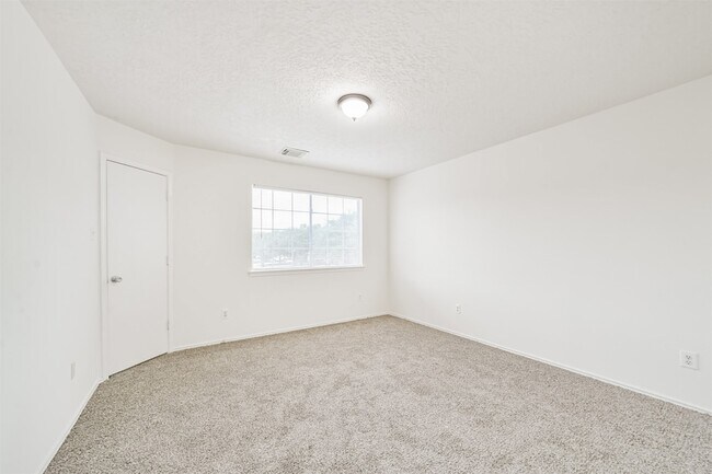 Building Photo - 33318 Cottonwood Bend
