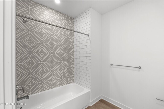 Building Photo - 180 Morris Ave