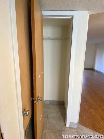 Building Photo - 140 N Beacon St