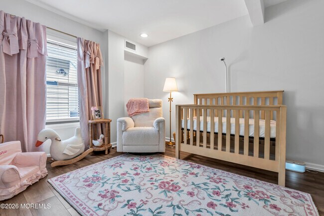 Building Photo - 34 Phoenix Ave