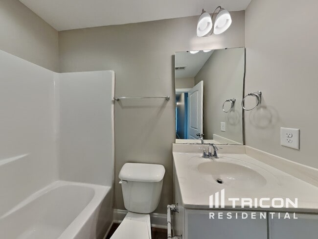 Building Photo - 508 Lakemont Dr