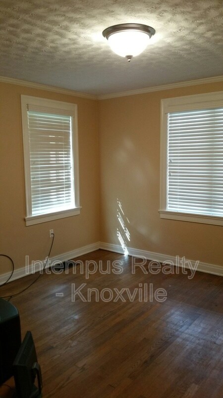 Building Photo - 2103 Fairmont Blvd