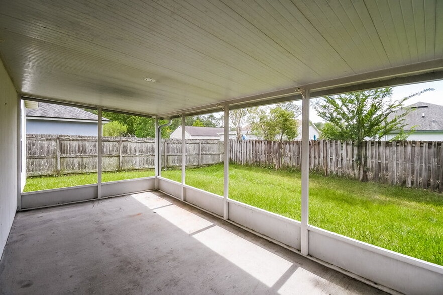 Building Photo - 2041 Hunters Trace Cir
