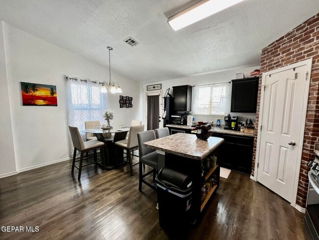 Building Photo - 749 Villa Romero Dr