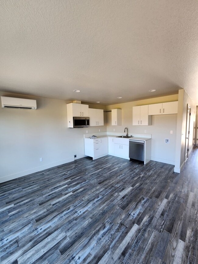 Building Photo - 3 Bedroom 2.5 Bath in Winlock