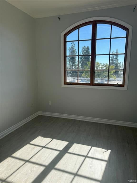 Building Photo - 333 N Hill Ave