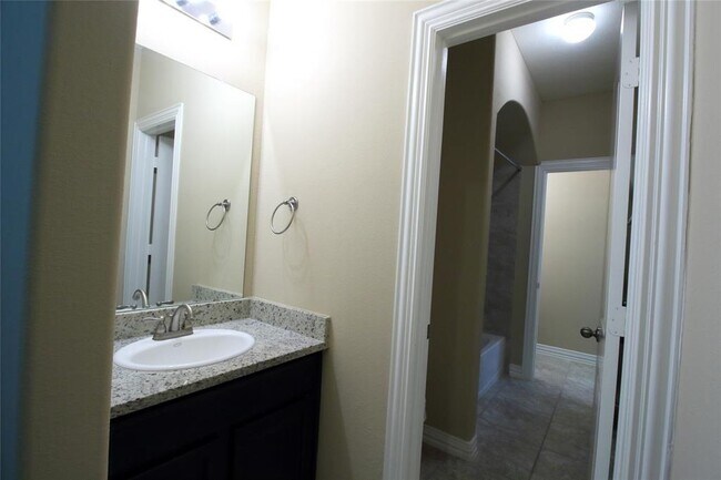 Building Photo - 26707 Sooty Tern Dr