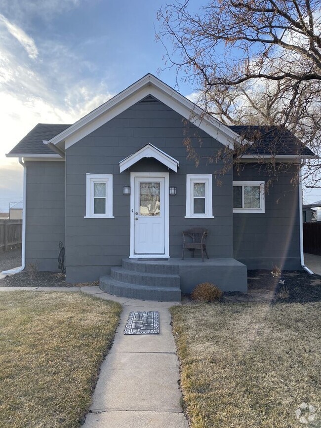 Building Photo - New renovated home close to Windsor lake!