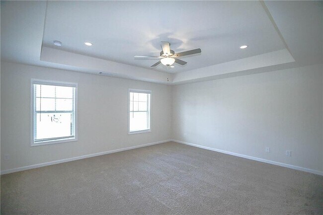 Building Photo - 327 Cashes Ct