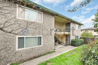 Building Photo - Unit 52