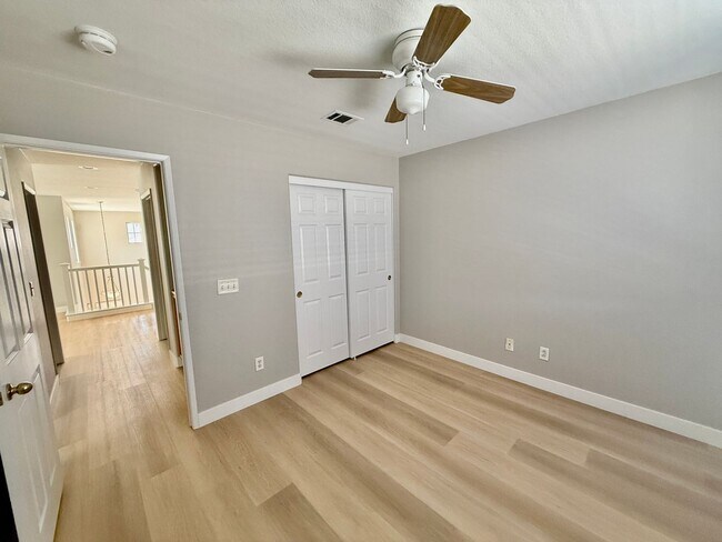 Building Photo - Nice 2 Story Family Home