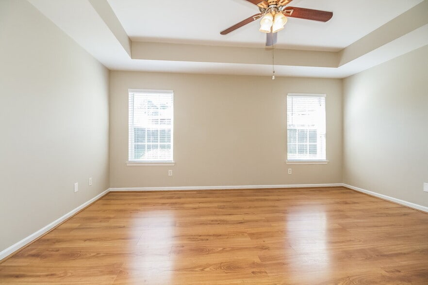 Building Photo - 102 Rushing Water Ct