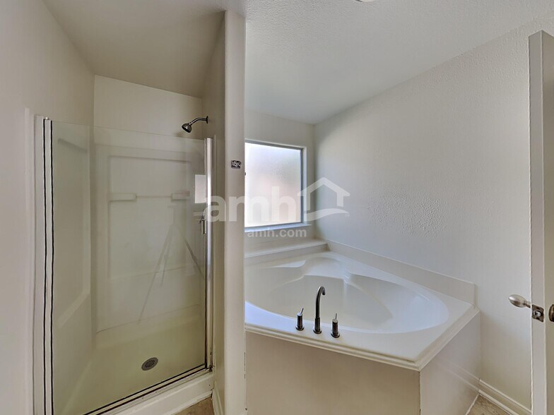 Building Photo - 6823 Manor Terrace Ln