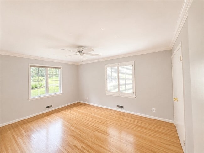 Building Photo - 20 Briar Patch Rd