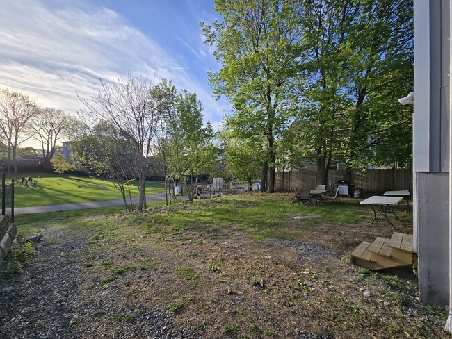 Building Photo - 157 3rd St