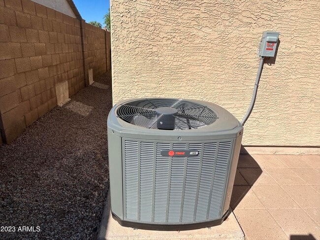 Building Photo - 1801 E Toledo St