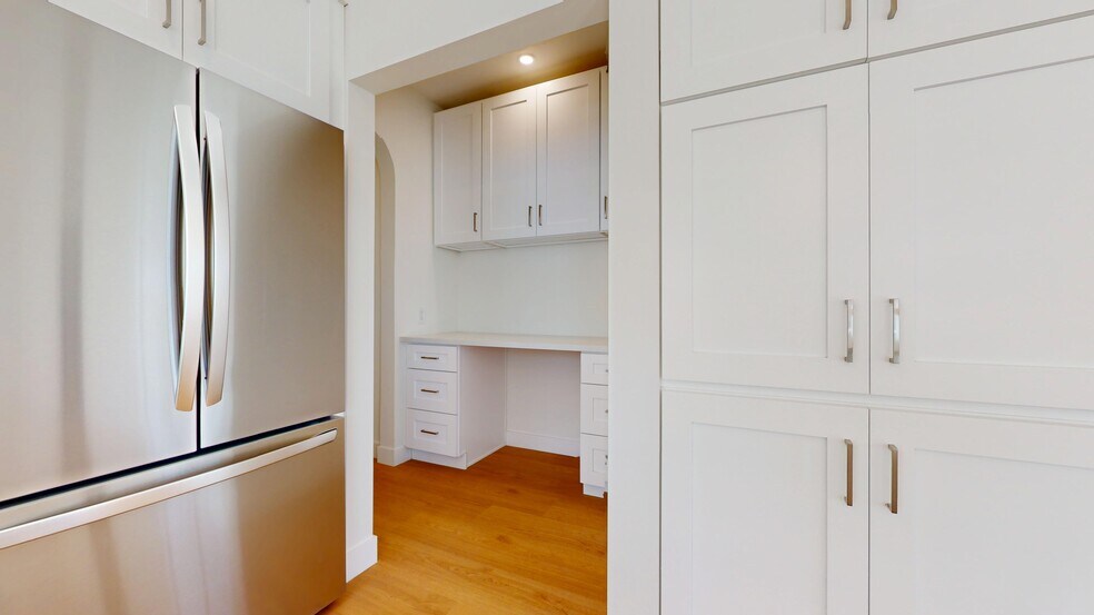 Building Photo - 5133 W 21st St