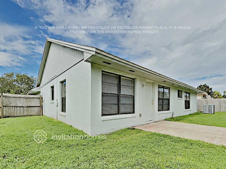 Building Photo - 1003 Gould Pl