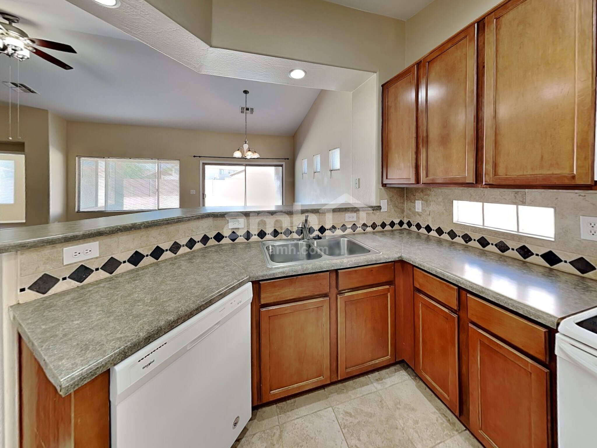 Building Photo - 11369 W Lincoln St