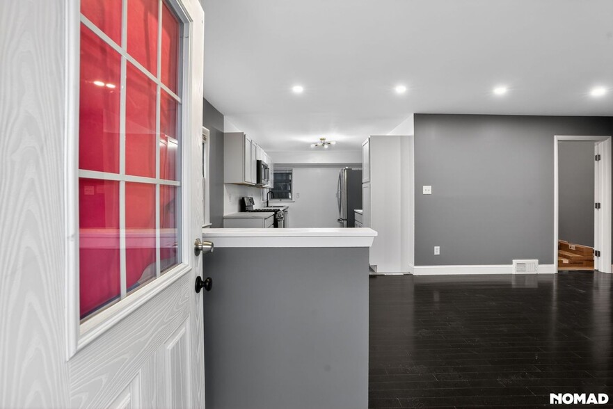 Building Photo - 6502 Parkway Ct