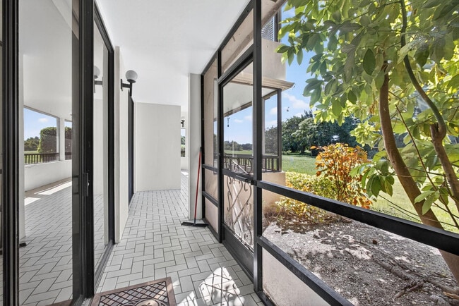 Building Photo - 4770 Fountains Dr S