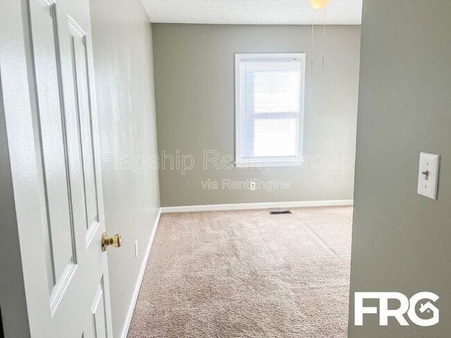 Building Photo - 100 Kristin Dr