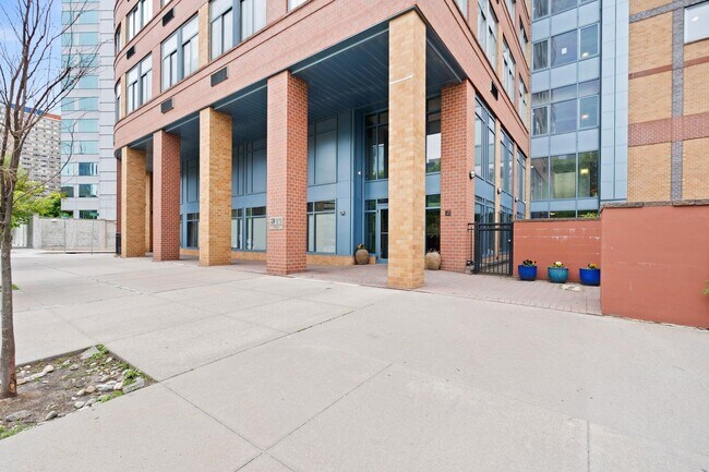 Building Photo - 311 Washington St