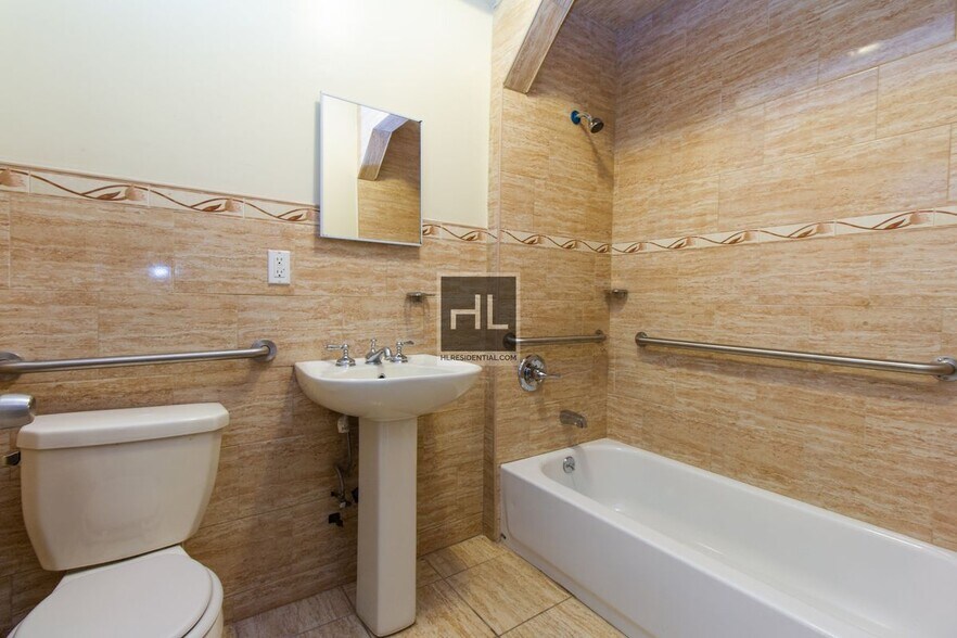 Building Photo - One Bedroom on Dekalb at Nostrand Ave