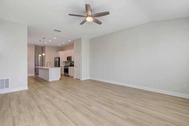 Building Photo - 408 S 8th St
