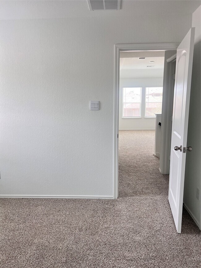 Building Photo - 522 Belle Spgs Ln