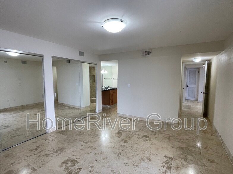 Building Photo - 2413 Bayshore Blvd