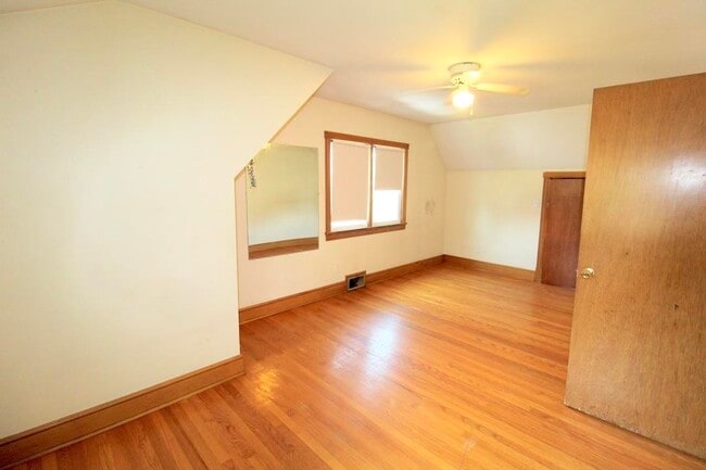Building Photo - 103 Dinkel Ave