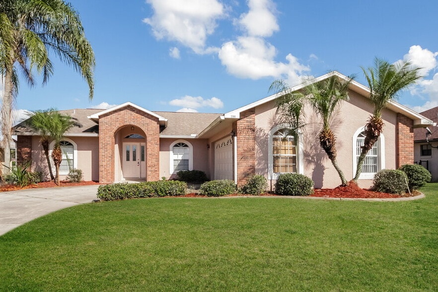 Primary Photo - 2391 Sweetwater Blvd