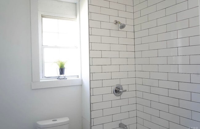 Upstairs Bathroom - 310 Saint Augustine St