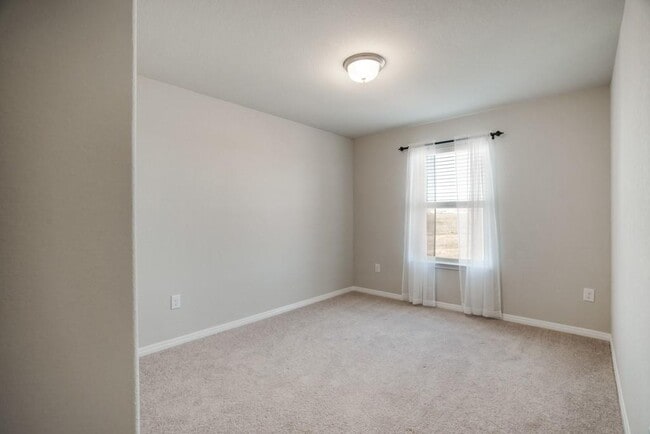 Building Photo - 205 Guemal Rd