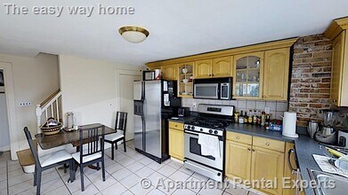 Building Photo - 60 Atherton St