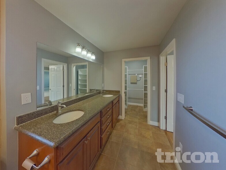 Building Photo - 2008 59th Cir S