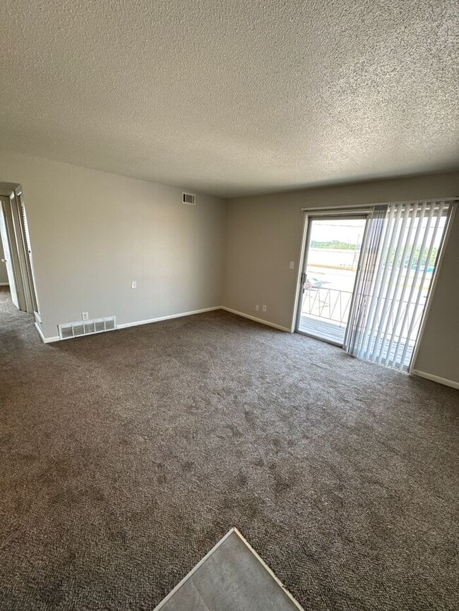 Building Photo - 802 Ruth Ann Dr