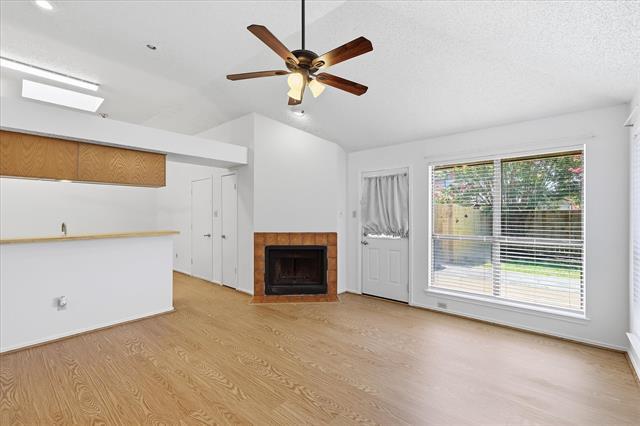 Building Photo - 559 Lee Dr