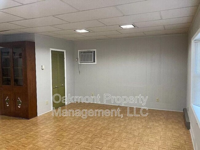 Building Photo - 291 Channing Dr